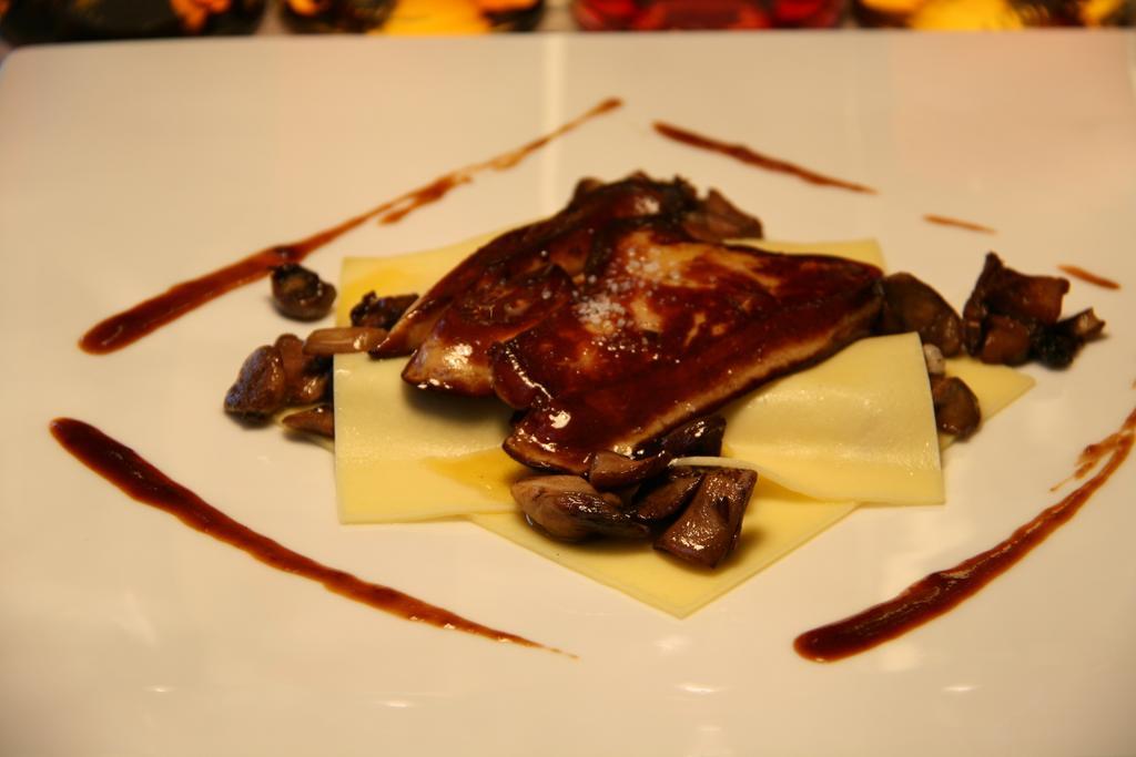 Logis Au Canard Gourmand Samatan Eksteriør bilde